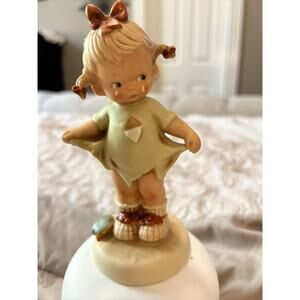 1988 Memories Of Yesterday Mommy I Teared It Little Girl Figure Vintage Rare